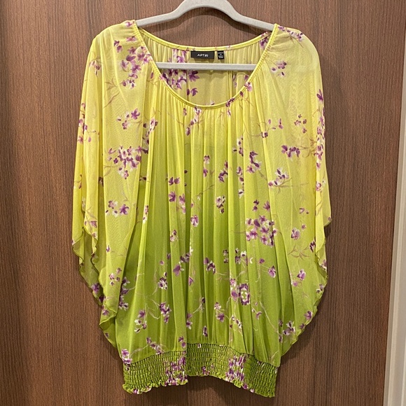 APT. 9 Green Floral Blouse Size 1X Mesh Ombré Bloomcore Smocked Hem Batwing - Picture 3 of 13